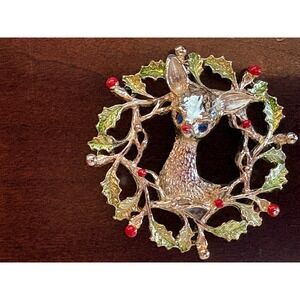 Vintage Christmas Reindeer Wreath Enamel Holly & Rhinestone Brooch Pin Gold Tone